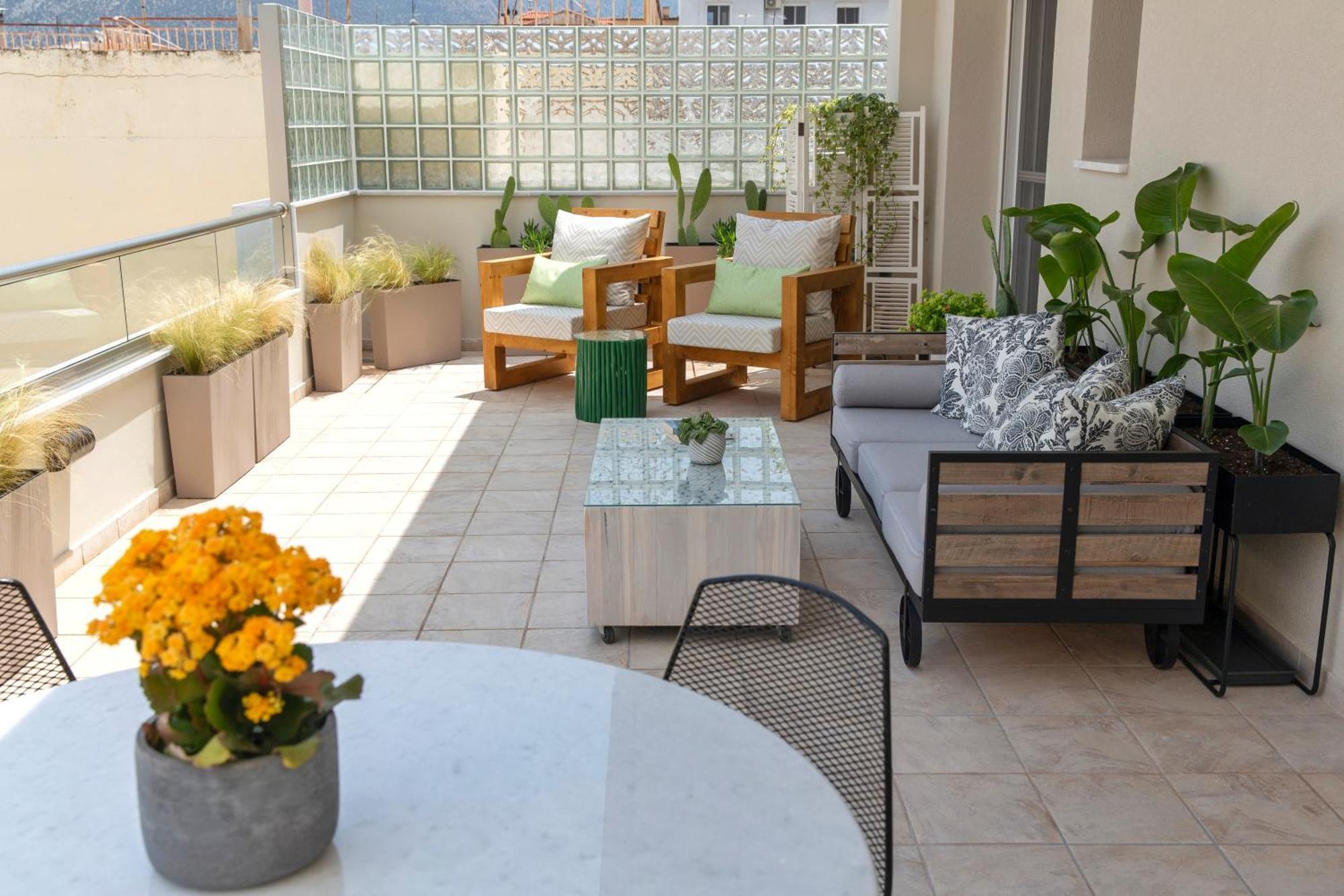 Gallery House In Itea-delphi Apartment