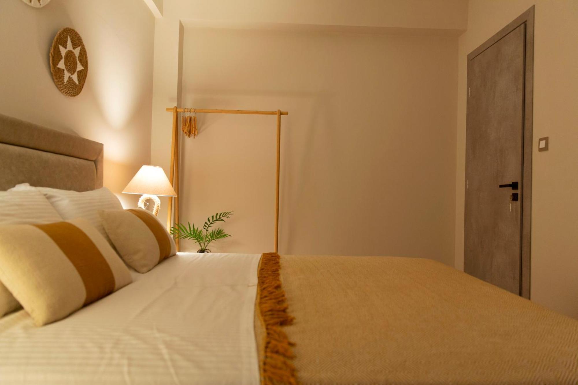 Gallery House In Itea-delphi * Itea